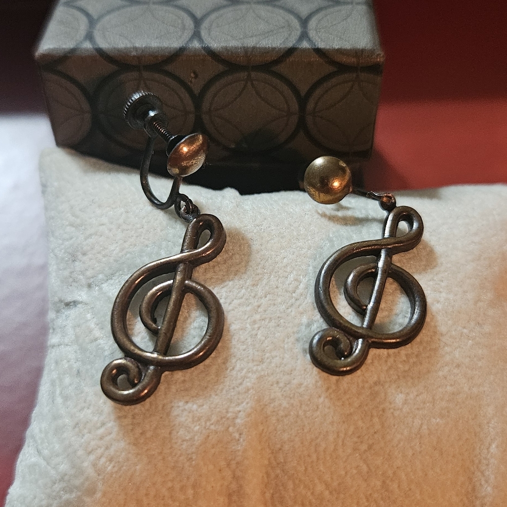 Vintage Treble Clef Earrings